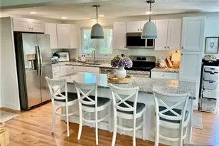 15 Grove St, Fairhaven, MA 02719 - Photo 5