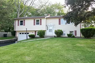 26 Seneca Rd, Portsmouth, RI 02871 - Photo 1