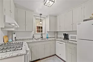 11 Cross St, Newport, RI 02840 - Photo 7