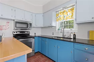 69 Roger Williams Ave, East Providence, RI 02916 - Photo 13