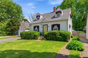 69 Roger Williams Ave, East Providence, RI 02916 - Photo 3