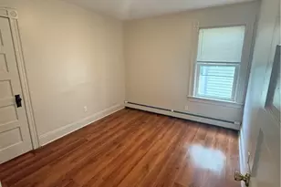 29 Pine St, Pawtucket, RI 02860 - Photo 7