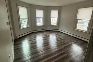 29 Pine St, Pawtucket, RI 02860 - Photo 9