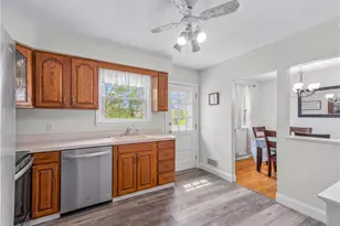 20 Namquid Dr, Middletown, RI 02842 - Photo 11