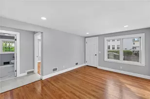 28 Hazard St, Pawtucket, RI 02860 - Photo 17