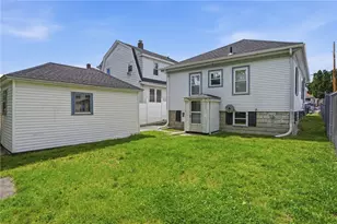 10 Mayflower St, East Providence, RI 02914 - Photo 33