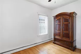 10 Mayflower St, East Providence, RI 02914 - Photo 19