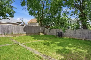 10 Mayflower St, East Providence, RI 02914 - Photo 29