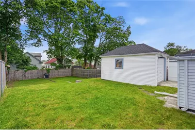 10 Mayflower Street, East Providence, RI 02914 - Photo 27