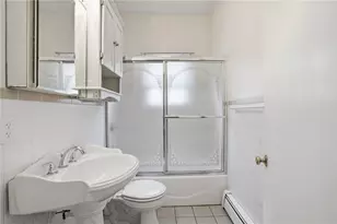 10 Mayflower St, East Providence, RI 02914 - Photo 21