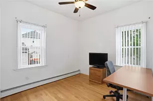 10 Mayflower St, East Providence, RI 02914 - Photo 15