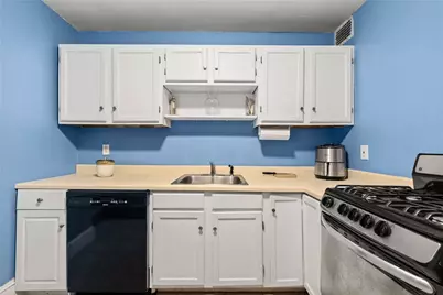 182 Bowen Street #11, Providence, RI 02906 - Photo 11