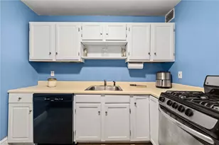 182 Bowen St, Providence, RI 02906 - Photo 11