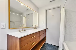 2717 Commodore Oliver Hazard Perry Hwy, South Kingstown, RI 02879 - Photo 33