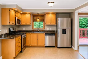 9 Michael Dr, Bristol, RI 02809 - Photo 5