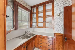 220 Lenox Ave, Providence, RI 02907 - Photo 13