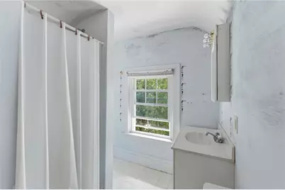 220 Lenox Avenue, Providence, RI 02907 - Photo 31