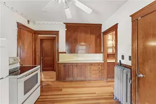 220 Lenox Ave, Providence, RI 02907 - Photo 19