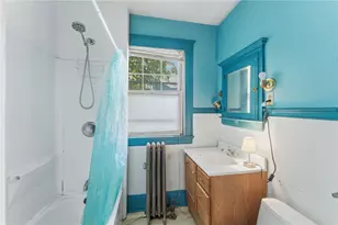 220 Lenox Ave, Providence, RI 02907 - Photo 27