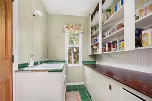 341 Lloyd Ave, Providence, RI 02906 - Photo 23