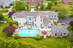 126 Cliff Dr, Narragansett, RI 02882 - Photo 1