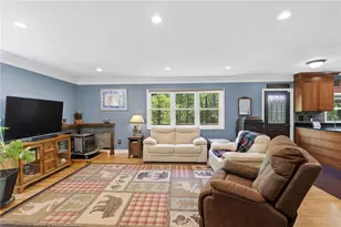 193 Lake Washington Dr, Glocester, RI 02814 - Photo 15