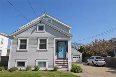 28 W Narragansett Avenue, Newport, RI 02840 - Photo 1