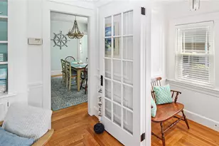28 W Narragansett Ave, Newport, RI 02840 - Photo 7
