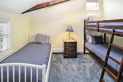 28 W Narragansett Avenue, Newport, RI 02840 - Photo 23