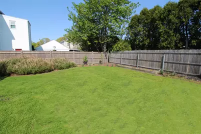28 W Narragansett Avenue, Newport, RI 02840 - Photo 35