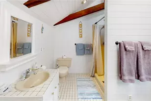 28 W Narragansett Ave, Newport, RI 02840 - Photo 31