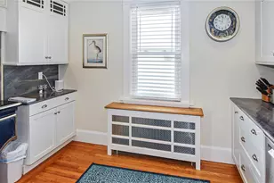 28 W Narragansett Ave, Newport, RI 02840 - Photo 15