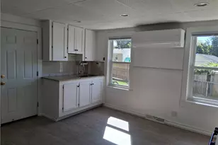 103 Roger Williams Ave, East Providence, RI 02916 - Photo 7