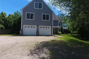 51 Glendale Rd Rd, Narragansett, RI 02882 - Photo 3