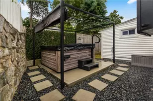 19 Watkins Ave, Cranston, RI 02920 - Photo 7