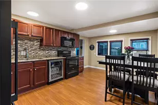 19 Watkins Ave, Cranston, RI 02920 - Photo 17