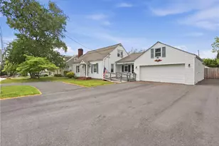 24 Seymour St, Warren, RI 02885 - Photo 3