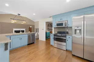 30 Abigail St, Warwick, RI 02886 - Photo 7