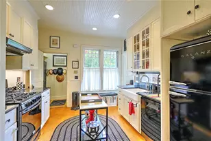 26 Diman Pl, Providence, RI 02906 - Photo 11