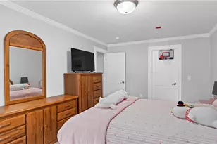 131 Fordson Ave, Cranston, RI 02910 - Photo 17