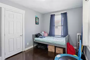 132 Roger Williams Ave, Providence, RI 02907 - Photo 23