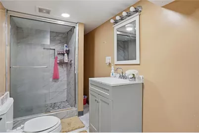132 Roger Williams Avenue, Providence, RI 02907 - Photo 21