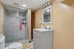 132 Roger Williams Ave, Providence, RI 02907 - Photo 21