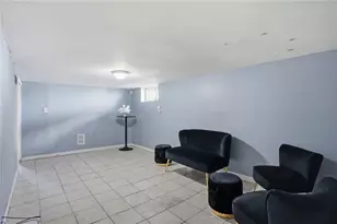 132 Roger Williams Ave, Providence, RI 02907 - Photo 35