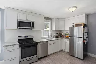 132 Roger Williams Ave, Providence, RI 02907 - Photo 7