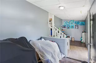 132 Roger Williams Ave, Providence, RI 02907 - Photo 31