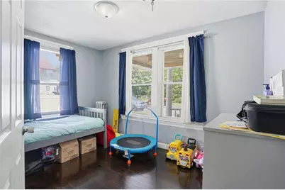 132 Roger Williams Avenue, Providence, RI 02907 - Photo 25
