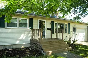 23 Perkins St, Warwick, RI 02886 - Photo 5