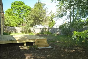 23 Perkins St, Warwick, RI 02886 - Photo 9