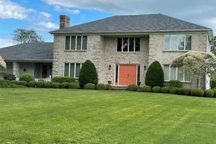 139 Honeyman Ave, Middletown, RI 02842 - Photo 1